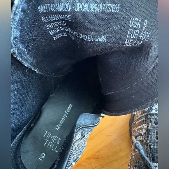 Time & Tru Stylish Black and Brown Lace-Up Ankle Boots With Side Zipper Size 9 - Picture 2 of 7